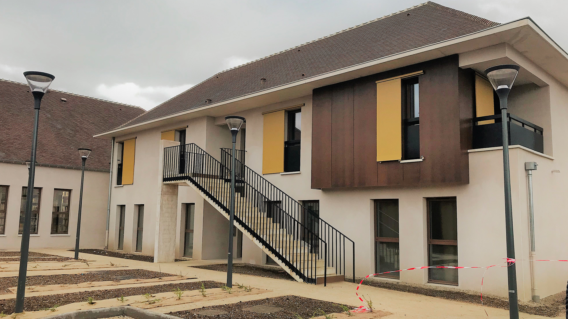 LOGEMENTS GROUPES ET MEDIATHEQUE